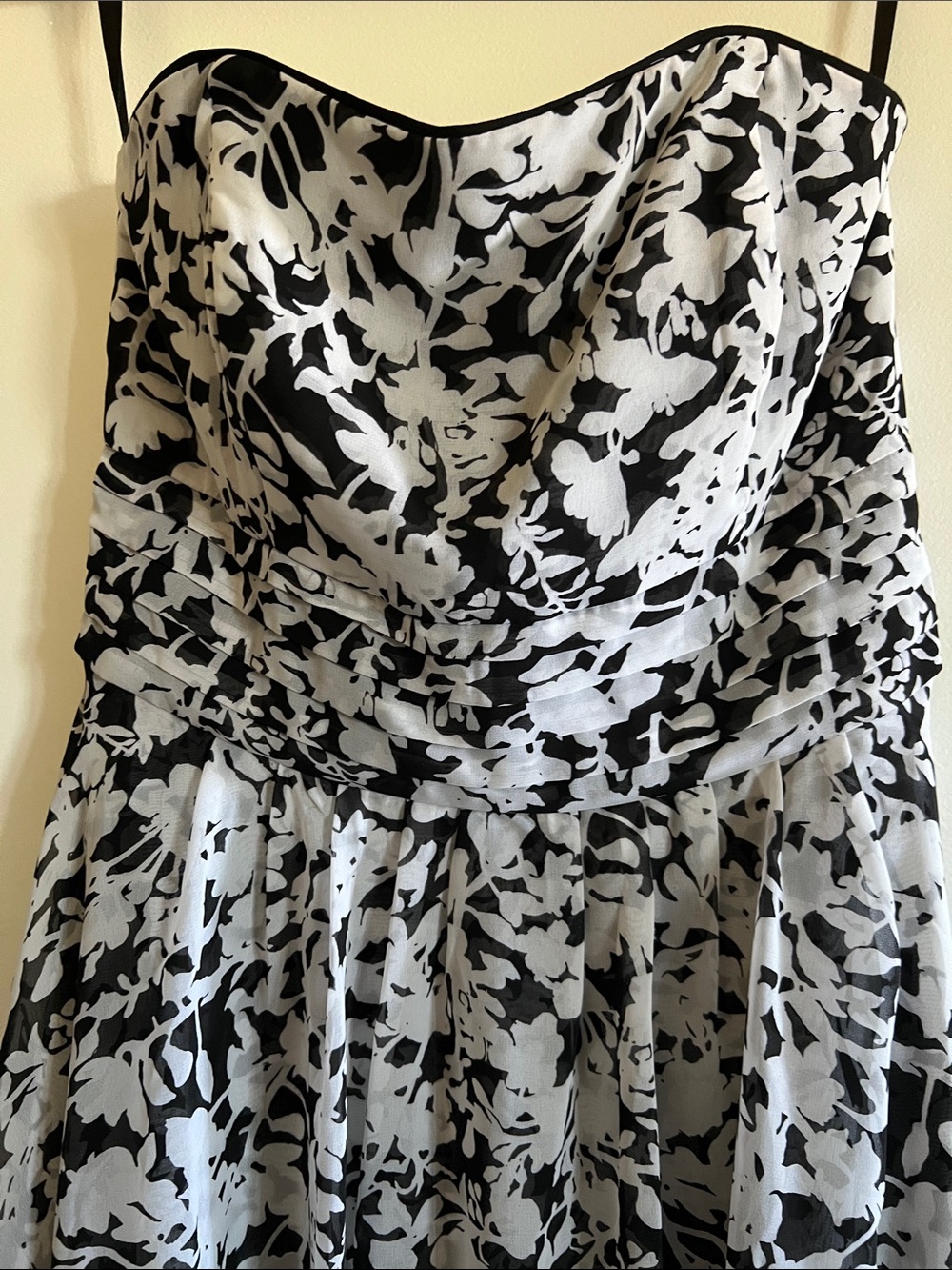 White House Black Market Black and White Strapless Floral Handkerchief Dress - Picture 2 of 6